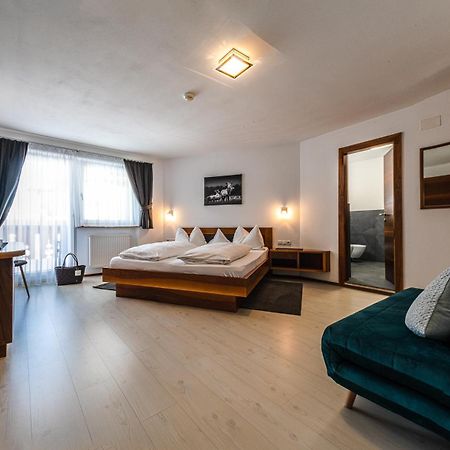 Garni Sunela B&B Sëlva Buitenkant foto