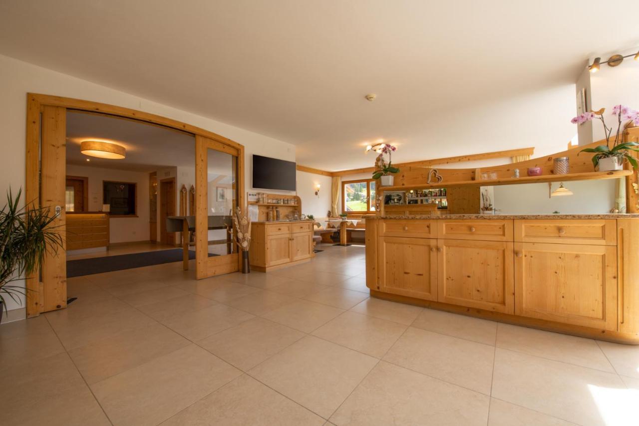 Garni Sunela B&B Sëlva Buitenkant foto
