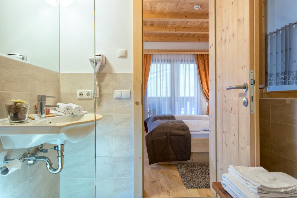 Garni Sunela B&B Sëlva Kamer foto