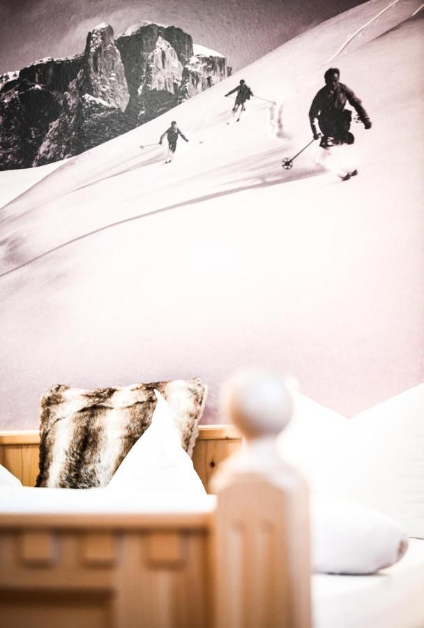Garni Sunela B&B Sëlva Buitenkant foto